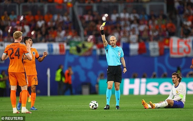 Chùm ảnh: Mbappe không thi đấu, tuyển Pháp bế tắc trước Hà Lan 