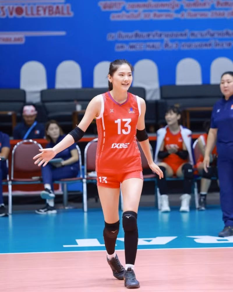 Vẻ nhí nhảnh, đáng yêu gây thương nhớ của sao bóng chuyền Mông Cổ 