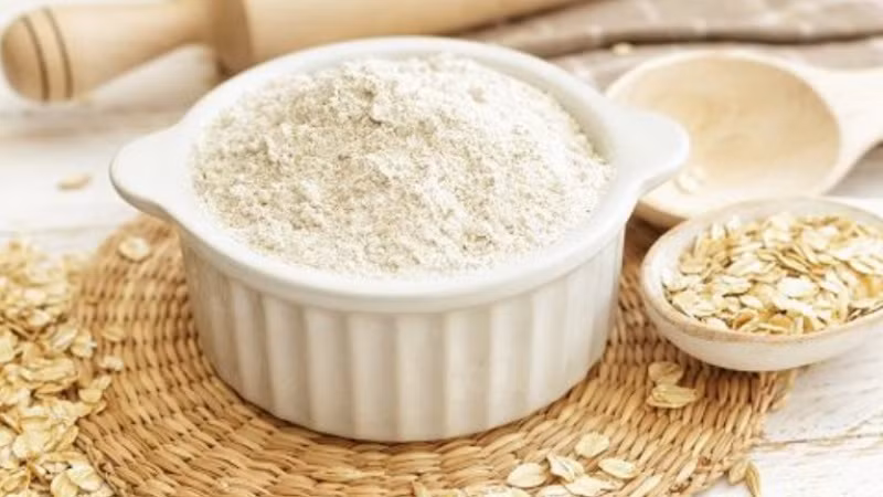 Bột yến mạch có thể giúp giảm cholesterol lipoprotein mật độ thấp (LDL) xấu. Top thực phẩm dễ mua ngăn ngừa đột quỵ hiệu quả