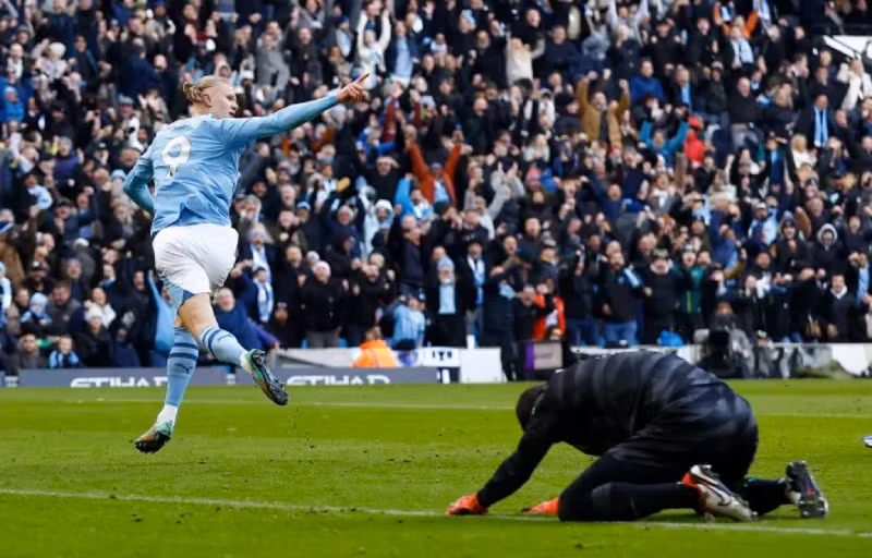 HLV Pep Guardiola liên tiếp gặp vận xui