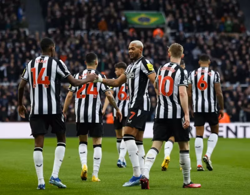 Newcastle tiếp tục có vé dự Champions League mùa sau khi vào top 4 với 74 điểm. Siêu máy tính phán Man Utd kết thúc vị trí ‘chưa từng có’ tại Ngoại hạng Anh