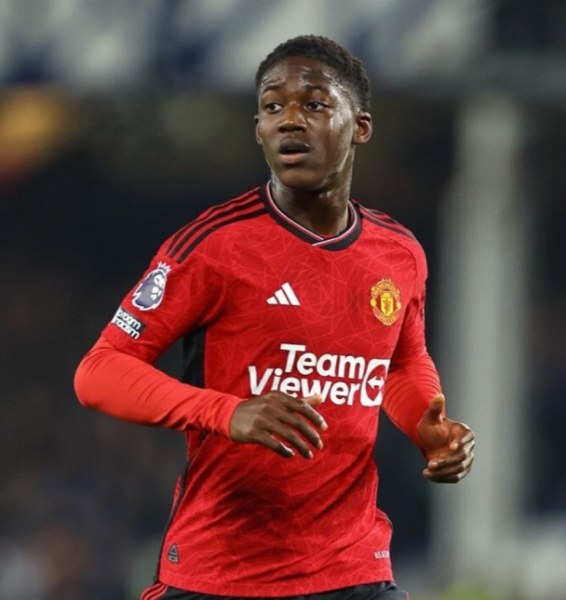Màn trình diễn đáng kinh ngạc của thần đồng Man Utd tại Ngoại hạng Anh