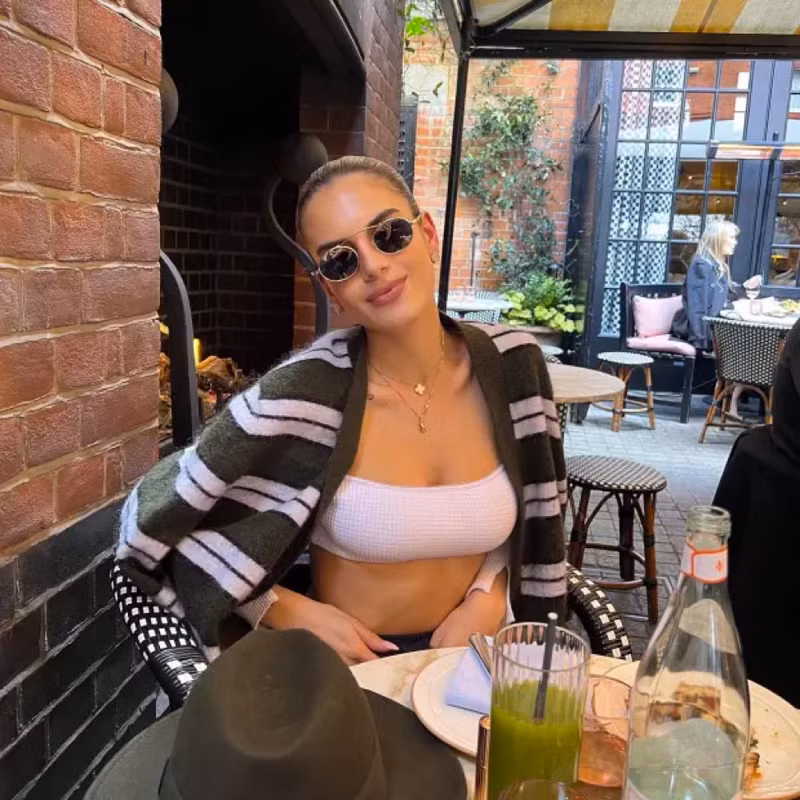 Mê đắm nhan sắc ngọt ngào, thần thái sang chảnh của con gái HLV Man City 