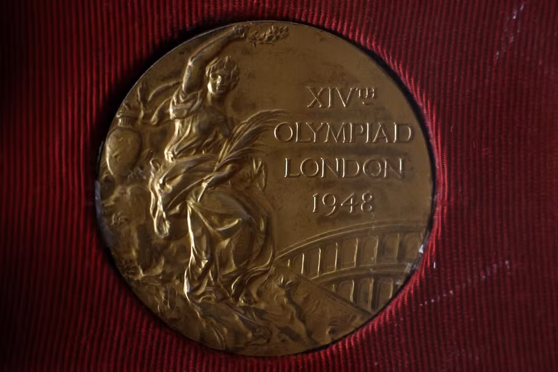 Nhà vô địch Olympic 100 tuổi sẽ rước đuốc tại Paris 2024