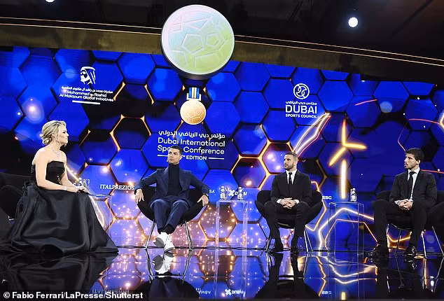 Bạn gái Ronaldo 'chiếm sóng' tại lễ trao giải Globe Soccer Awards