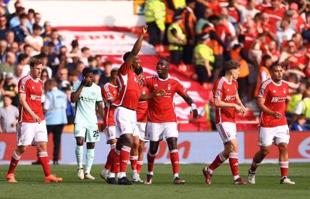 Chùm ảnh: Chelsea gián tiếp ‘đẩy’ Man Utd vào ‘vòng nguy khốn’ 