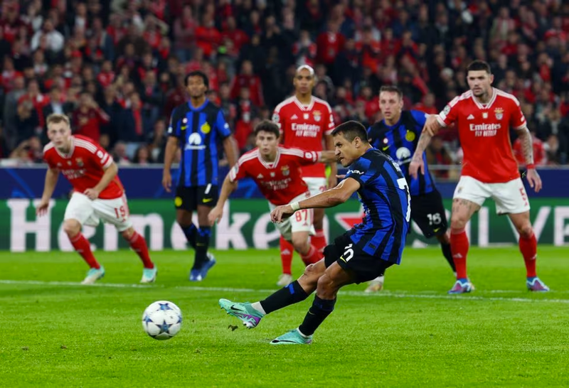Xác định 11 đội vào vòng knock-out Champions League 