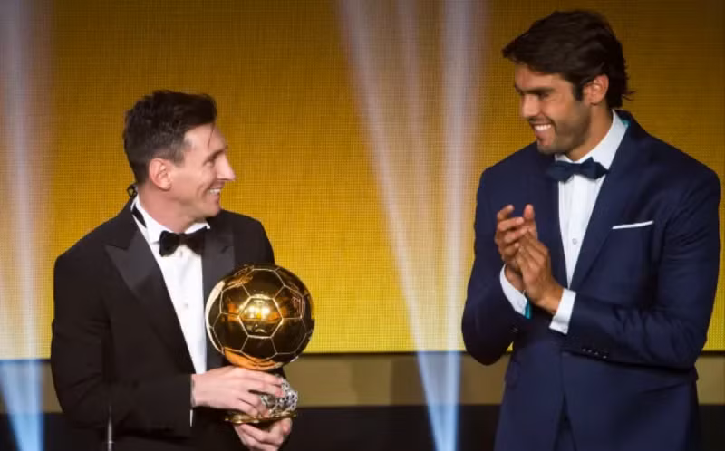 <strong> Quả bóng Vàng 2023 </strong>sẽ được trao vào đêm nay (30/10). Lionel Messi sẽ cạnh tranh cùng Erling Haaland của Câu lạc bộ Man City và tuyển Na Uy. Chủ nhân Quả bóng Vàng: Người giàu 'nứt đố đổ vách', người nợ nần chồng chất