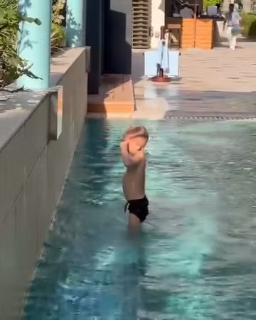 Loạt sao Man Utd cùng các nàng WAGs 'khuynh đảo' Dubai