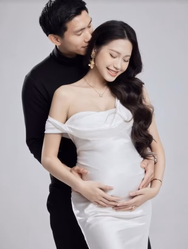 Văn Hậu - Hải My công khai sắp lên... 'chức’