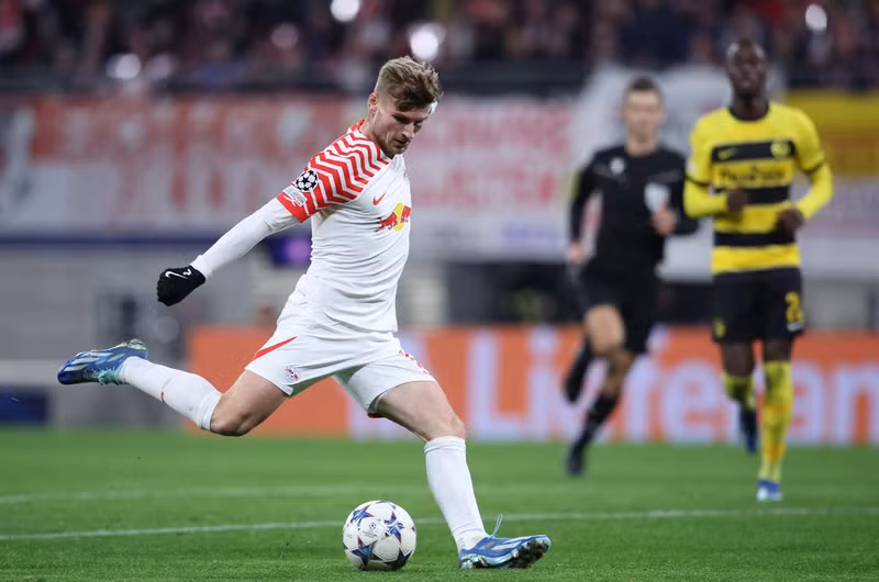 </strong> <strong> RB Leipzig: </strong>Đi tiếp với ngôi nhì bảng G sau khi thắng Young Boys 2-1 ở lượt cuối để có 12 điểm.<br/> <strong> Danh sách 16 đội vào vòng knock-out Champions League