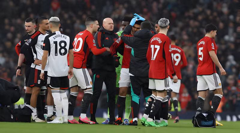 Chùm ảnh: Maguire ghi bàn, Man Utd vẫn thua sốc Fulham 