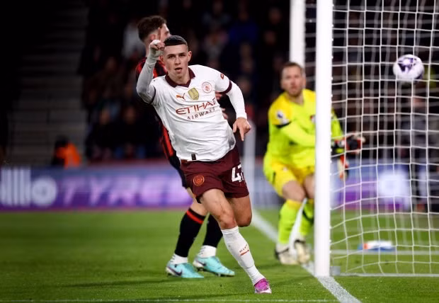 Bàn thắng thứ 9 của ngôi sao người Anh giúp Man City có trọn vẹn 3 điểm để bám sát Liverpool trong cuộc đua vô địch. Man City và Arsenal áp sát Liverpool vòng 26 Ngoại hạng Anh