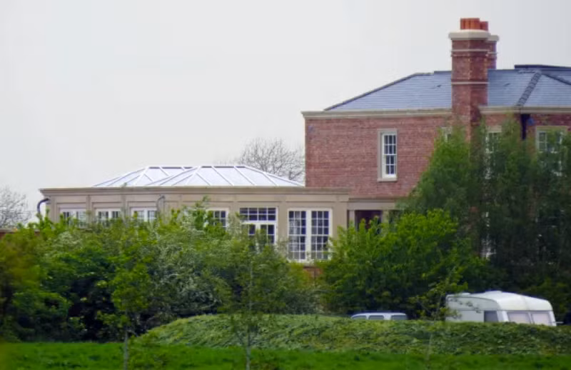 Rooney trở lại Anh sống trong ‘lâu đài’ cực kỳ xa hoa