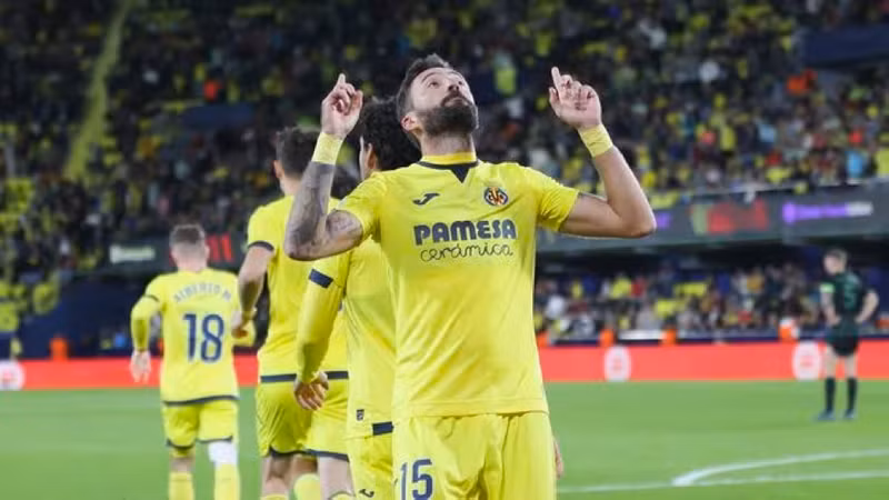 </strong> <strong> Villarreal – Panathinaikos 3-2: </strong>Thắng trên sân nhà cũng giúp Villarreal giành tấm vé còn lại của bảng F. Đại diện Tây Ban Nha đang có 9 điểm hơn đối thủ bám đuổi tới 5 điểm.<br/> <strong> Xác định 13 đội vào vòng knock-out Europa League