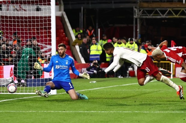 Man Utd ‘ăn may’ trước Nottingham Forest ở Cup FA 