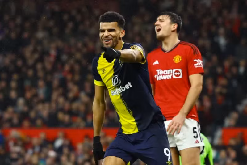 Man Utd thảm bại ‘không thể bào chữa’ ngay tại Old Trafford 