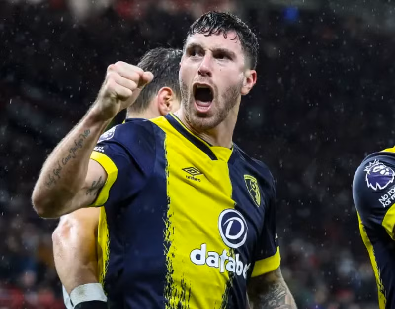 Man Utd thảm bại ‘không thể bào chữa’ ngay tại Old Trafford 