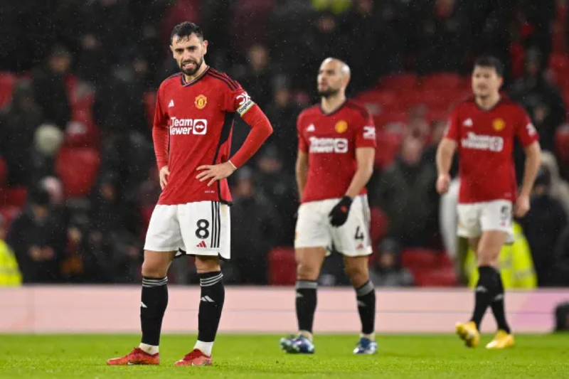 Man Utd thảm bại ‘không thể bào chữa’ ngay tại Old Trafford 