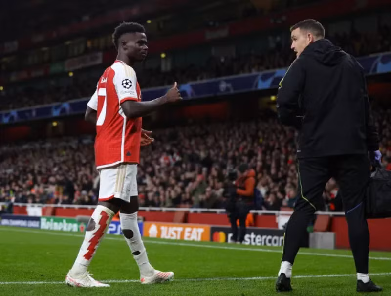 Arsenal trả giá đắt ở Champions League 