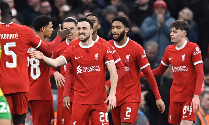 Cổ động viên kéo đến kín sân tri ân HLV Klopp, Liverpool thắng đậm tại Cup FA 