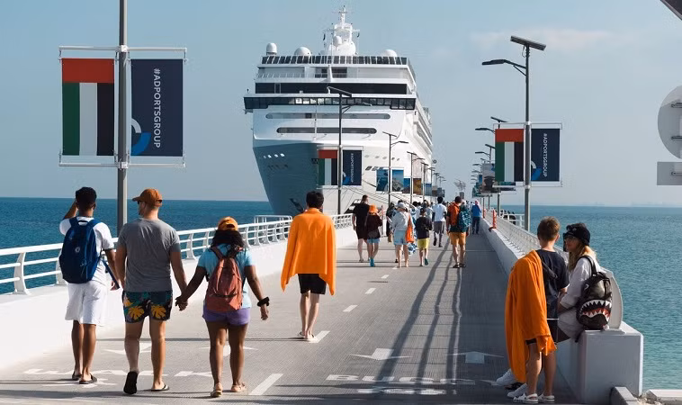 Vì sao du thuyền thu hút người Anh?