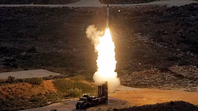 Trước đó cùng ngày, lực lượng Nga đã bắt đầu các chuyến bay tuần tra trên không bằng máy bay chiến đấu Su-35. Những máy bay tiên tiến này rất giỏi trong việc phát hiện các mục tiêu tầm xa và tầm thấp, hoàn toàn phù hợp với các mô hình bay thông thường của phi công Ukraine. Bắn hạ hai MiG-29 chỉ trong một ngày