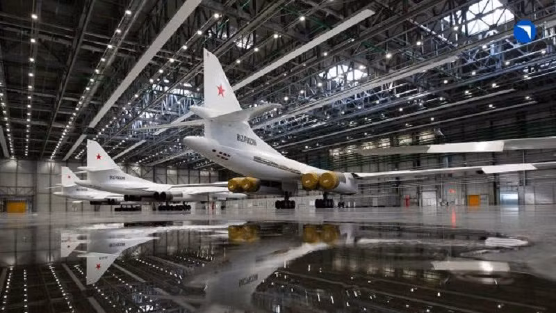 Theo hợp đồng kéo dài từ năm 2018 đến năm 2027, Bộ Quốc phòng Nga có kế hoạch chuyển giao 10 chiếc Tu-160M mới chế tạo cho Lực lượng Hàng không Vũ trụ của Liên bang Nga. Nâng cấp hàng loạt xưởng sản xuất chiến đấu cơ Tu-160M