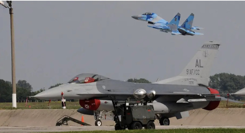 Nhận định khu vực đầu tiên chiến đấu cơ F-16 tấn công