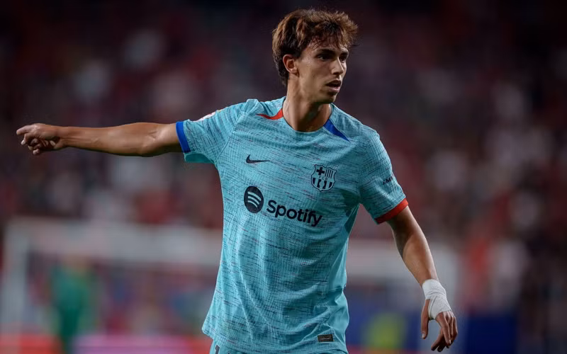 Tiền vệ Bồ Đào Nha Joao Felix gia nhập Barcelona theo dạng cho mượn từ Atletico Madrid. 11 bản hợp đồng hứa hẹn 'bùng nổ' tại châu Âu mùa giải mới