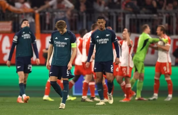 Arsenal cũng không thể vào bán kết Champions League kể từ năm 2009. Arsenal bại trận, sạch bóng đại diện Ngoại hạng Anh ở Champions League