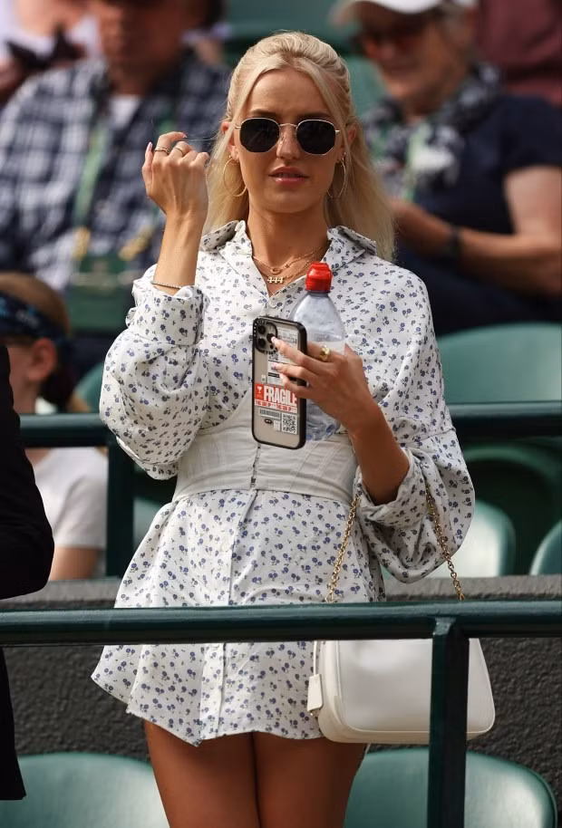 Nhan sắc tuyệt đẹp của nàng WAG quần vợt quyến rũ nhất thế giới