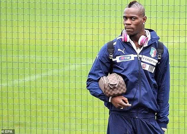 Những kiểu tóc kỳ quặc nhất trong bóng đá 