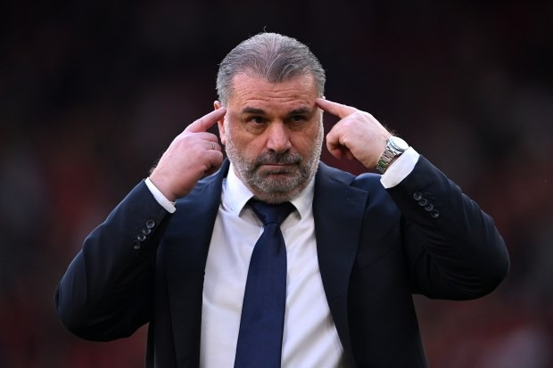 Liverpool dập tắt cơ hội dự Champions League của Tottenham 
