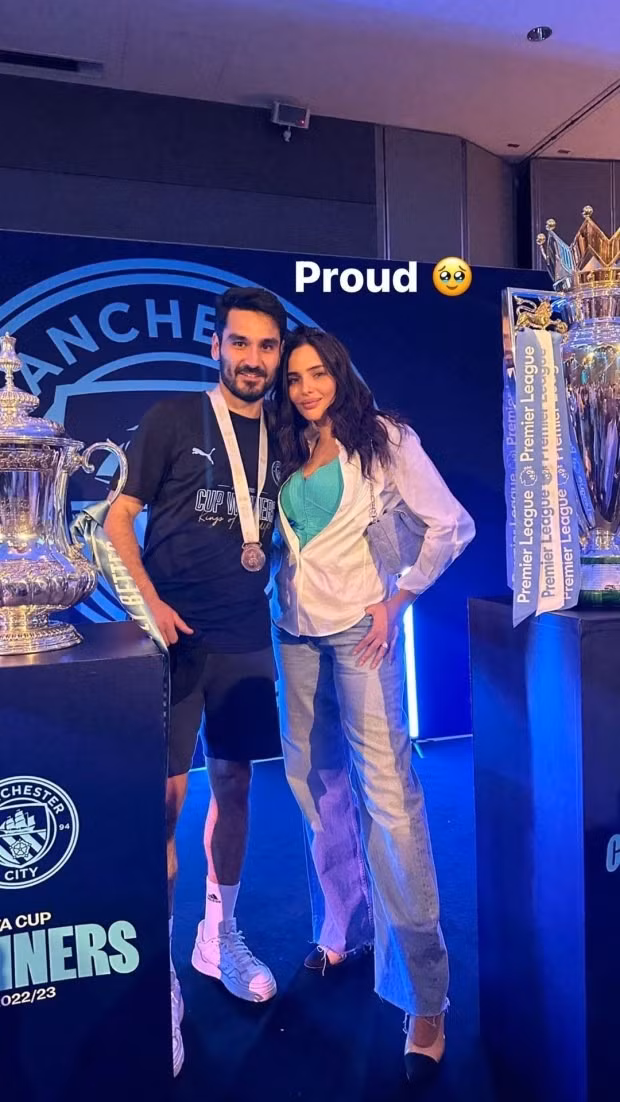 Phản ứng bất ngờ của vợ tiền vệ Barca khi chồng chỉ trích đồng đội