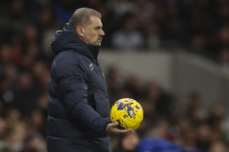 Tottenham tưng bừng chào năm mới, giao thừa buồn cho Arsenal 