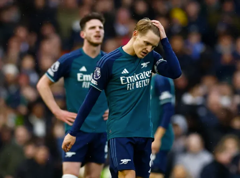 Tottenham tưng bừng chào năm mới, giao thừa buồn cho Arsenal 
