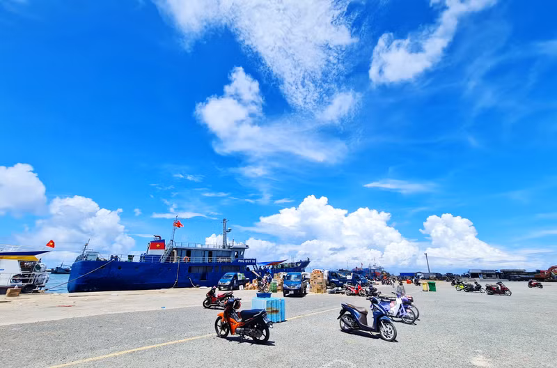 Nhịp sống bình yên trên đảo Phú Quý