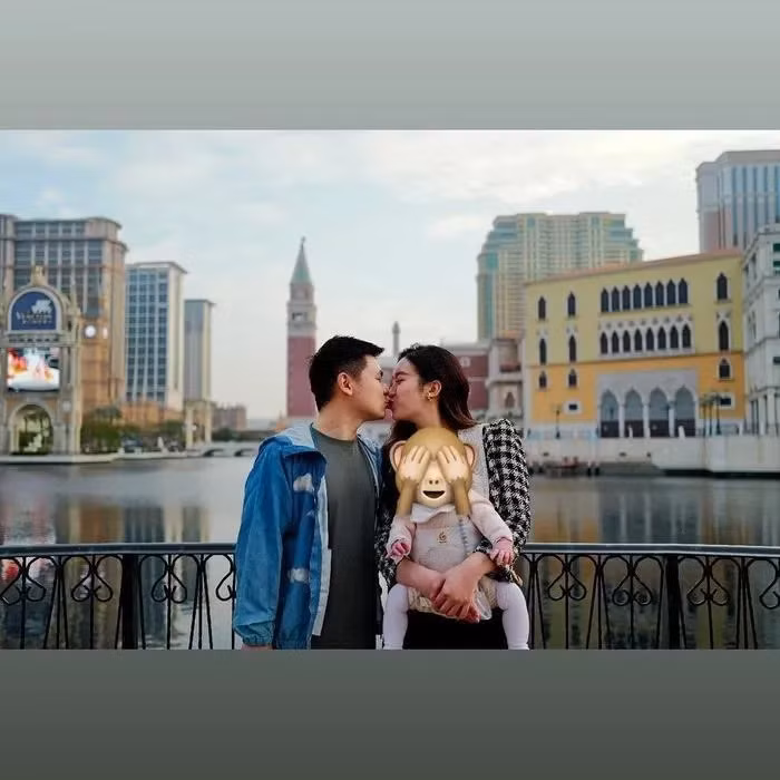 Hoa hậu Mỹ Linh 'làm điều đặc biệt' với Chủ tịch CLB Hà Nội