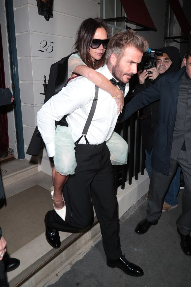 Beckham khiến bà xã Victoria cảm động trong tiệc sinh nhật