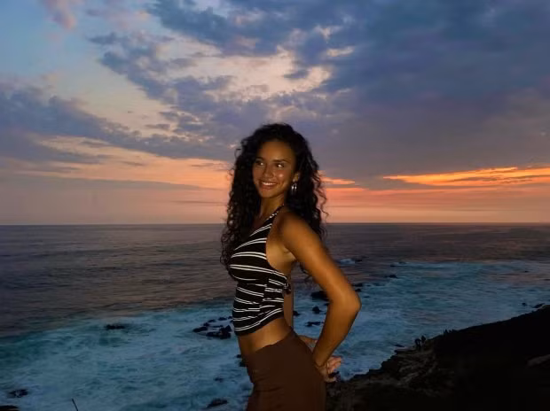 Siêu mẫu nóng bỏng hẹn hò sao Tottenham 