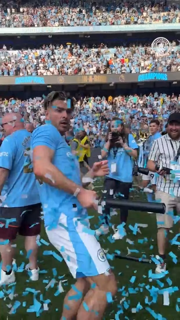 'Người của Man City’ cuồng nhiệt mừng ngôi vương