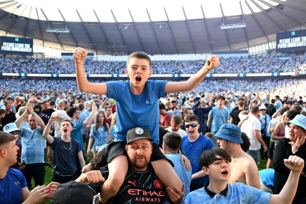 'Người của Man City’ cuồng nhiệt mừng ngôi vương