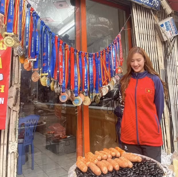 Ngắm bộ sưu tập huy chương 'khủng' của Hoa khôi đội tuyển nhảy cầu Việt Nam