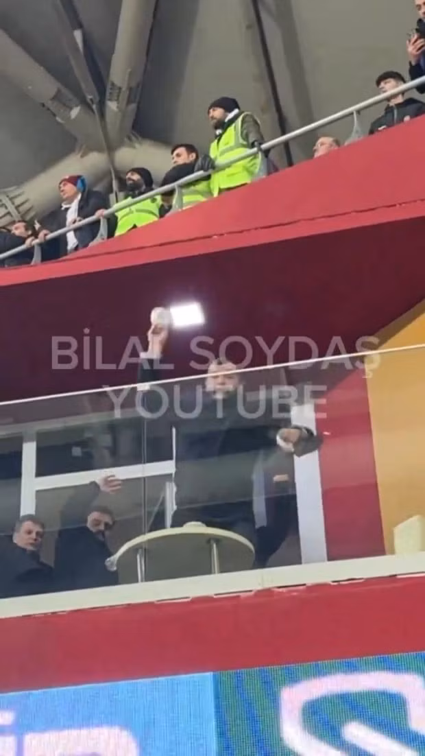 Chùm ảnh: Bạo lực gây chấn động bóng đá Thổ Nhĩ Kỳ 