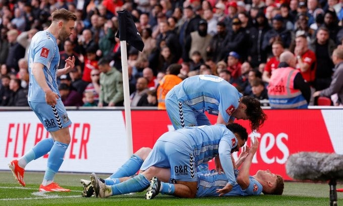 Chùm ảnh: Man United lầm lũi rời sân dù vào chung kết FA Cup