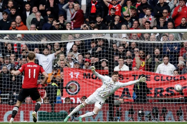 Chùm ảnh: Man United lầm lũi rời sân dù vào chung kết FA Cup