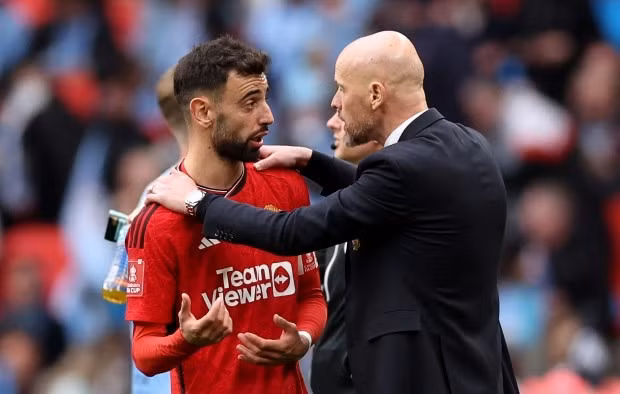 Chùm ảnh: Man United lầm lũi rời sân dù vào chung kết FA Cup