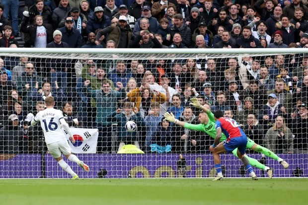 Son Heung-min ghi bàn đầu tiên cho Tottenham hậu Asian Cup 2023 
