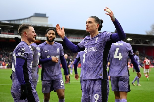  Thua Liverpool phút 99, ông chủ Nottingham ‘hỏi tội’ trọng tài